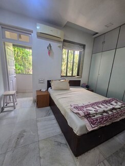 1.5 BHK + Prayer Room Apartment For Rent in Bandra West