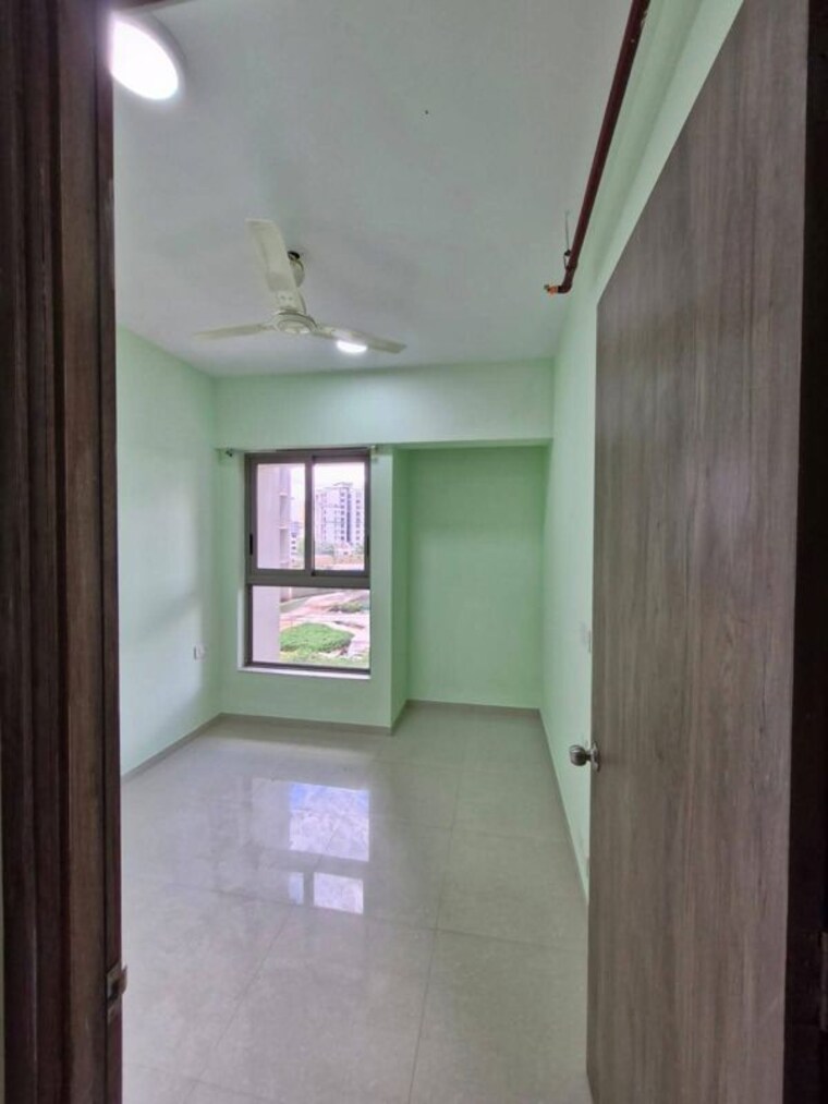 Bathroom, kalpataru-paramount-a 2 Bedroom 550 Sq.Ft. Apartment In Thane West Thane 10558350