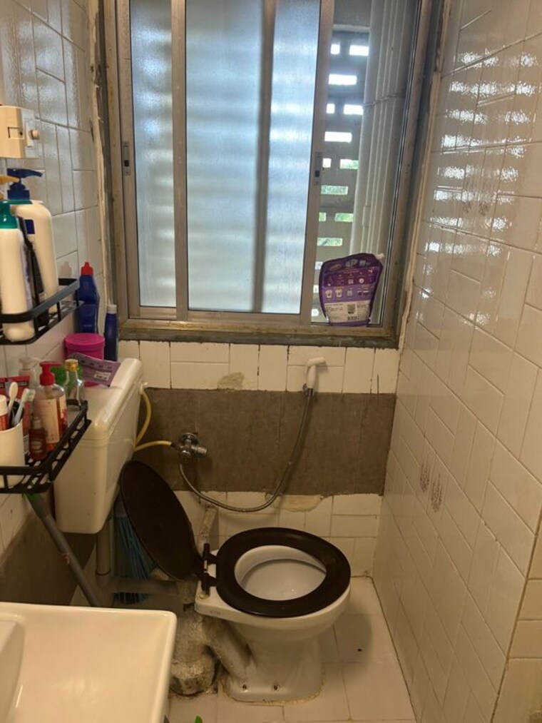 Bathroom, krypton-twin-tower 2 Bedroom 800 Sq.Ft. Apartment In Prabhadevi Mumbai 10558386
