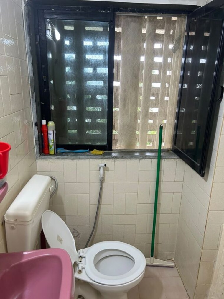 Bathroom, krypton-twin-tower 2 Bedroom 800 Sq.Ft. Apartment In Prabhadevi Mumbai 10558386