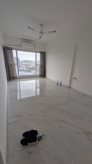 Room in 2 BHK Apartment at Sri Zynergy, Suman Nagar – for Rent