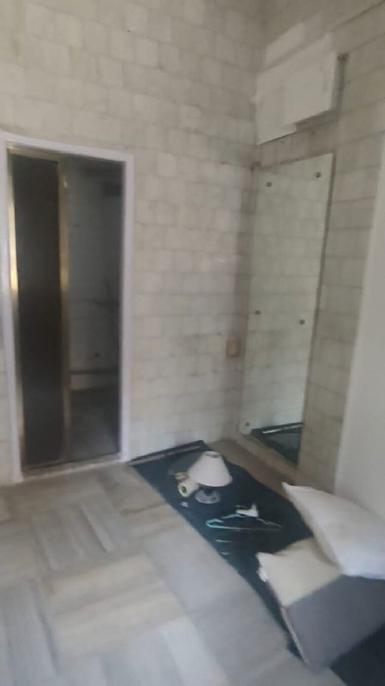 Room, bandra west 2 Bedroom 700 Sq.Ft. Apartment In Bandra West Mumbai 10558393