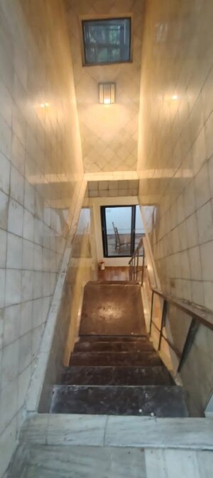  2 BHK Apartment at Bandra West – for Rent