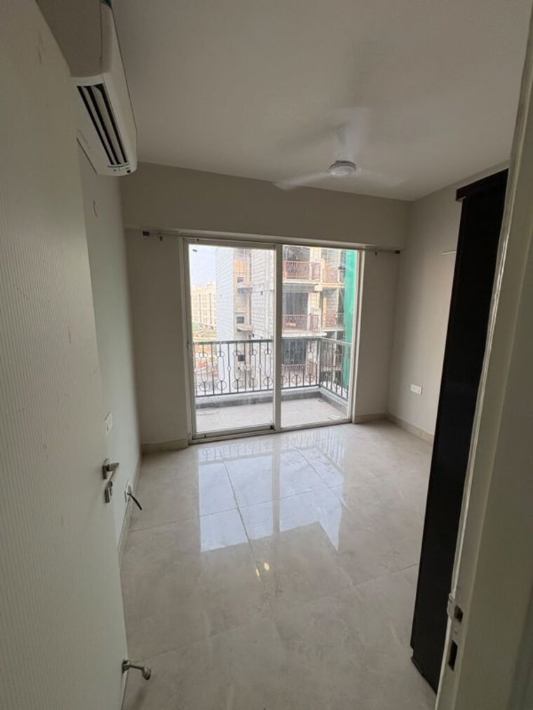 Room, signature-global-city-81 3 Bedroom 1620 Sq.Ft. Apartment In Sector 81 Gurgaon 10558391