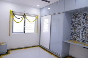 Room in 2.5 BHK Apartment at Urbanrise On Cloud 33, Bachupally – for Rent