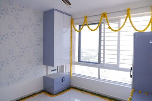 Room in 2.5 BHK Apartment at Urbanrise On Cloud 33, Bachupally – for Rent