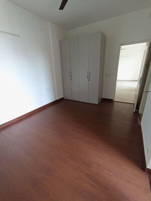 Room in 3 BHK Apartment at Mapsko Mount Ville, Sector 79 – for Rent