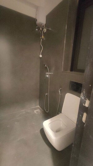 Furnished Amenities in 2 BHK Apartment at DLH Signature, Bandra West – for Sale