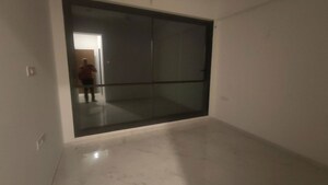 Room in 3 BHK Apartment at DLH Signature, Bandra West – for Sale