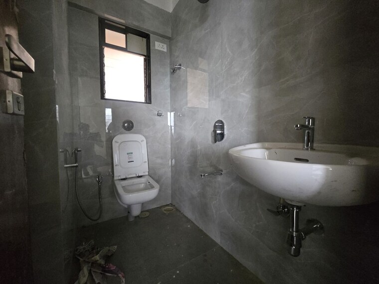 Bathroom, shwetambara-chs 1 Bedroom 420 Sq.Ft. Apartment In Kandivali West Mumbai 10558446