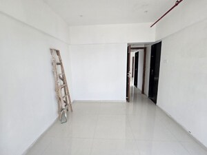 Room in 1 BHK Apartment at Shwetambara CHS, Kandivali West – for Sale