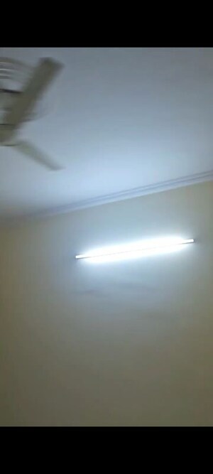 3 BHK Apartment For Rent in Arun Vihar Sector 37, Sector 37