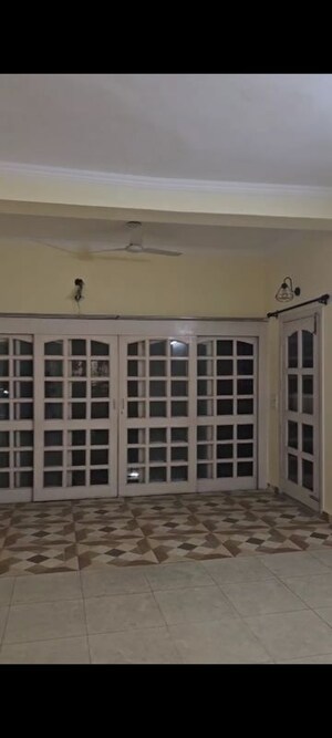 3 BHK Apartment – Exterior View View at Arun Vihar Sector 37, Sector 37 - for Rent