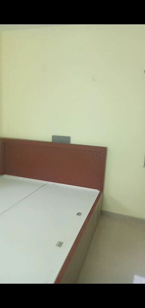 Furnished Amenities in 2 BHK Apartment at Unitech Vistas, Rajarhat New Town – for Rent
