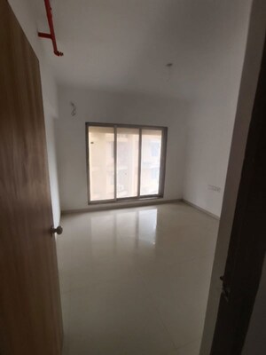 Room in 2 BHK Apartment at Avant Hillway, Goregaon East – for Rent