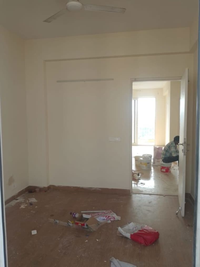 Room, emaar-palm-hills 3.5 Bedroom 1450 Sq.Ft. Apartment In Sector 77 Gurgaon 10558478