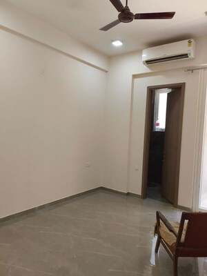 Room in 3.5 BHK Builder Floor at M3M Antalya Hills, Sector 79 – for Rent