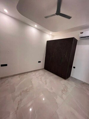  Showroom For Rent in Pitampura