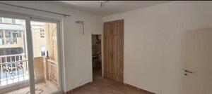 Room in 4 BHK Apartment at Emaar Palm Hills, Sector 77 – for Rent