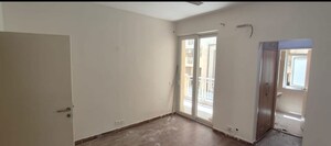Room in 4 BHK Apartment at Emaar Palm Hills, Sector 77 – for Rent
