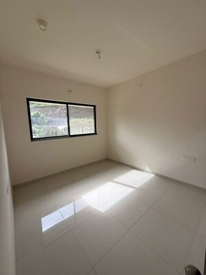 Room in 2.5 BHK Apartment at Shapoorji Pallonji Vahana Yahavi Phase 1, Bavdhan – for Rent