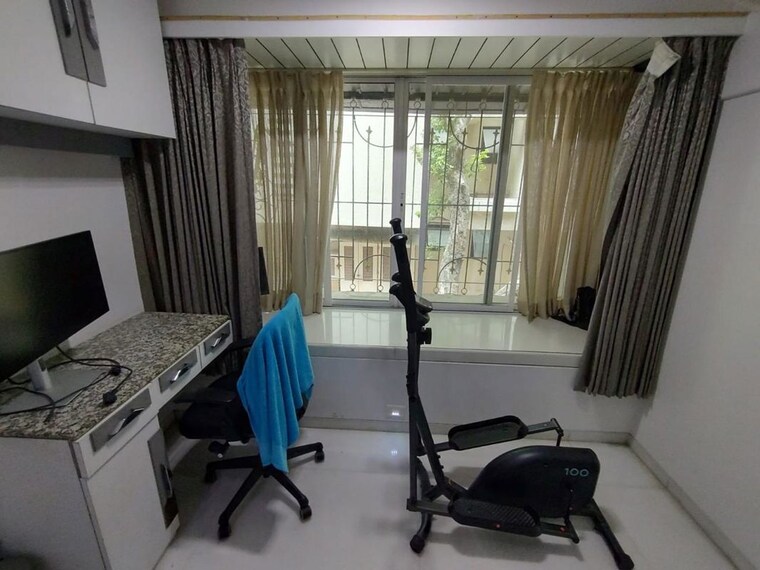 Room, bandra west 2 Bedroom 600 Sq.Ft. Apartment In Bandra West Mumbai 10558541