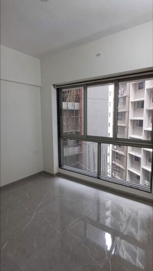 Room in 1 BHK Apartment at Veena Smart Homes, Kandivali West – for Rent