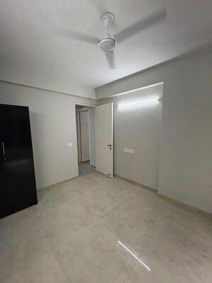 Room in 3 BHK Apartment at Signature Global City 81, Sector 81 – for Rent