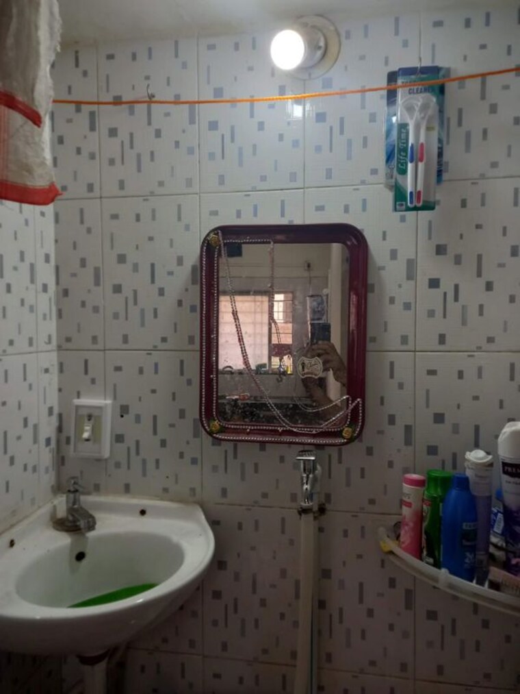 Bathroom, pimple saudagar 1 Bedroom 500 Sq.Ft. Apartment In Pimple Saudagar Pune 10558557