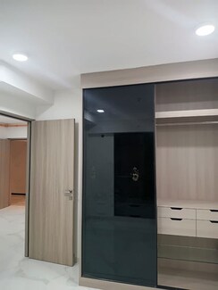 2 BHK Apartment For Rent in LnT Realty Crescent Bay