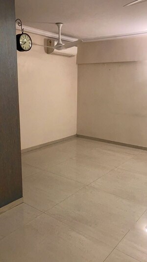 Room in 2.5 BHK Apartment at Kalpataru Estate Mumbai, Jogeshwari East – for Sale