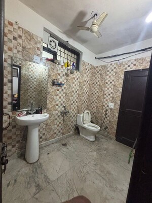 Bathroom in 2 BHK Builder Floor at RWA Residential Society Sector 46, Sector 46 – for Rent