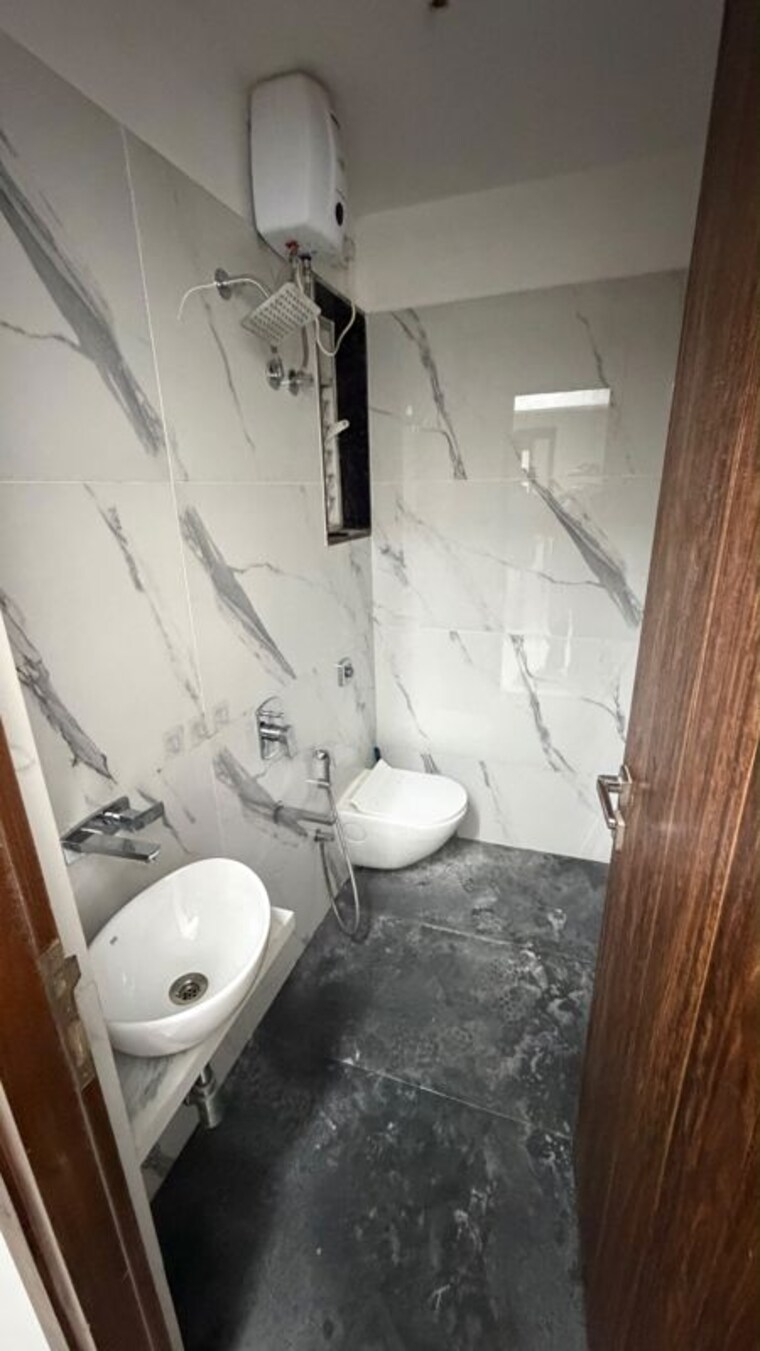 Bathroom, sani-towers 1 Bedroom 450 Sq.Ft. Apartment In Jogeshwari West Mumbai 10558612