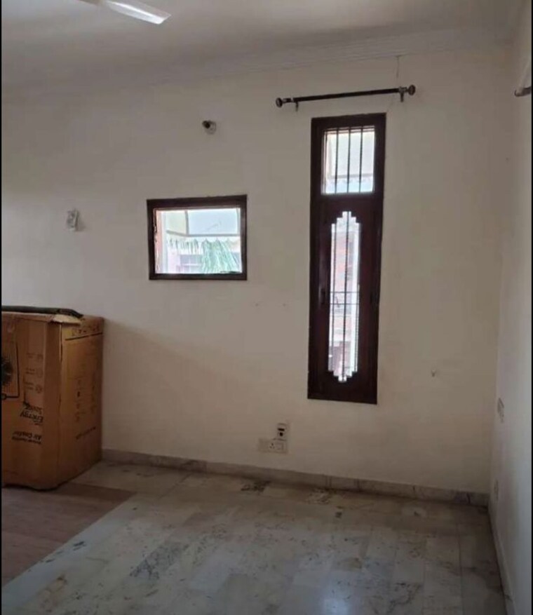 Room, sector 33 2 Bedroom 1400 Sq.Ft. Builder Floor In Sector 33 Chandigarh 10558618