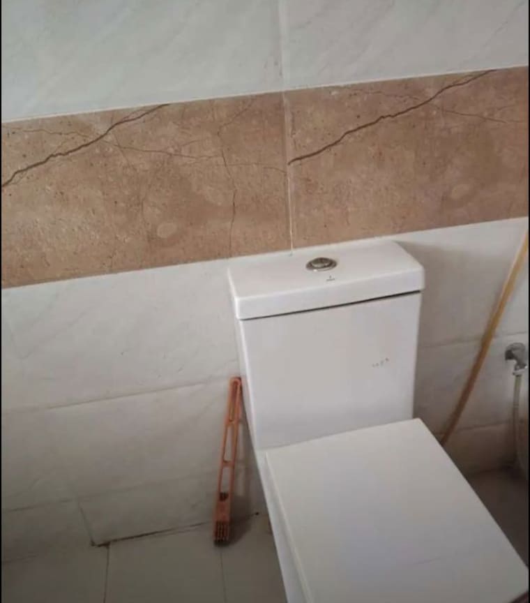 Bathroom, sector 33 2 Bedroom 1400 Sq.Ft. Builder Floor In Sector 33 Chandigarh 10558618
