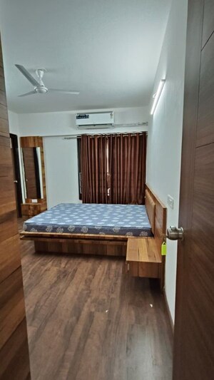 Bedroom in 3 BHK Apartment at Takshashila Air, Ellisbridge – for Rent
