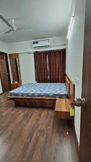 Bedroom in 3 BHK Apartment at Takshashila Air, Ellisbridge – for Rent