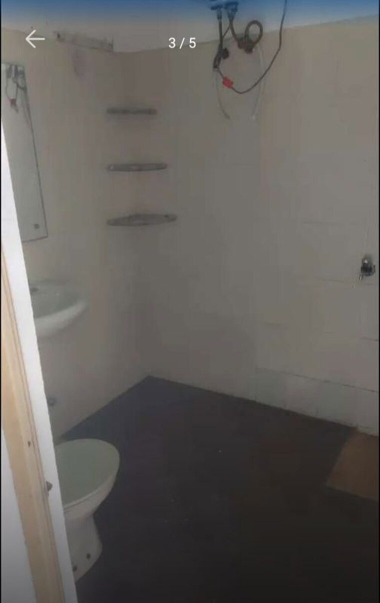 Bathroom, sector 46 3 Bedroom 1000 Sq.Ft. Builder Floor In Sector 46 Chandigarh 10558670