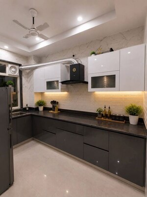 Kitchen in 3 BHK Builder Floor at DLF Atria, Dlf Phase ii – for Sale