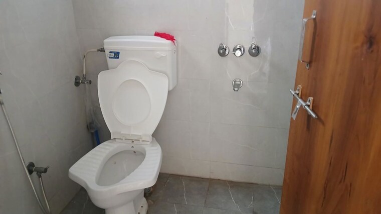 Bathroom, dahin nagar 2 Bedroom 1252 Sq.Ft. Apartment In Dahin Nagar Surat 10558682