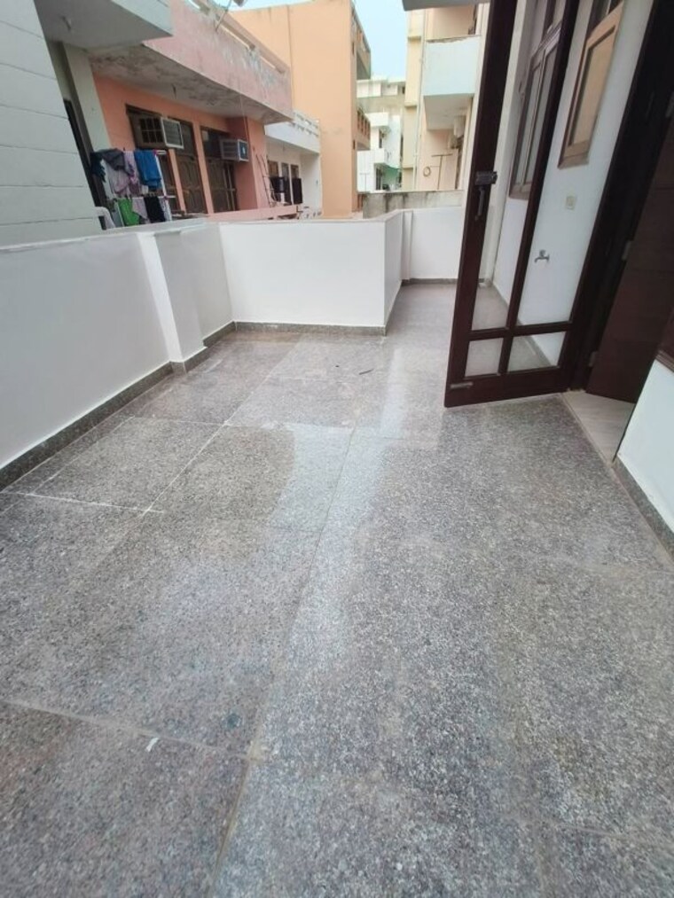 Room, new palam vihar phase 3 3 Bedroom 173 Sq.Yd. Builder Floor In New Palam Vihar Phase 3 Gurgaon 10558689
