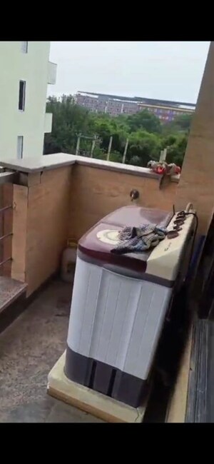Balcony in 2 BHK Builder Floor at Sector 43 – for Rent