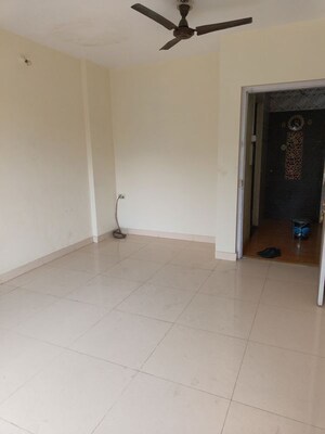 Room in 2 BHK Apartment at Shyam Apartment, Thane West – for Sale