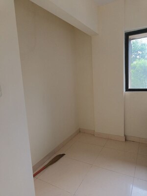 Room in 2 BHK Apartment at Shyam Apartment, Thane West – for Sale