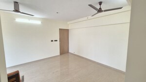 Room in 2 BHK Apartment at Paradigm Antalya, Oshiwara – for Rent