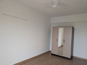 Room in 3 BHK Apartment at Tulip Yellow, Sector 69 – for Rent