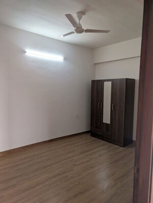 Room in 3 BHK Apartment at Tulip Yellow, Sector 69 – for Rent