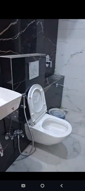 Attached Bathroom in 1 BHK Apartment at Nehru Nagar – for Rent