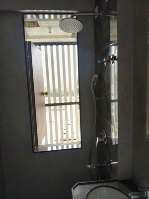 Furnished Amenities in 2 BHK Apartment at Prescon Midtown Bay, Mahim West – for Rent