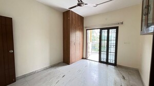 Room in 3 BHK Builder Floor at Hsr Layout – for Rent